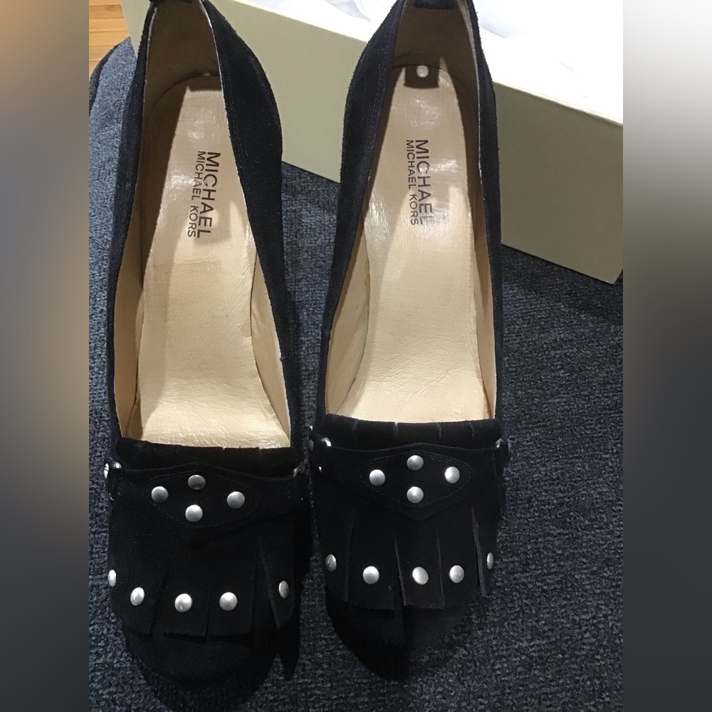 Michael kors size 11 M suede shoes very comfortable